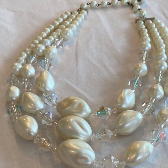 Vintage White Multi Strand Choker Necklace pearl finish beads & faceted crystals - Picture 6 of 8